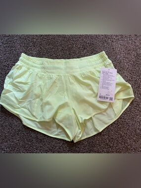 Lululemon size 10 Hotty hot shorts in